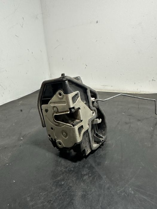 Broasca incuietoare usa stanga fata BMW X3 E83 | 7167071 E65 E66