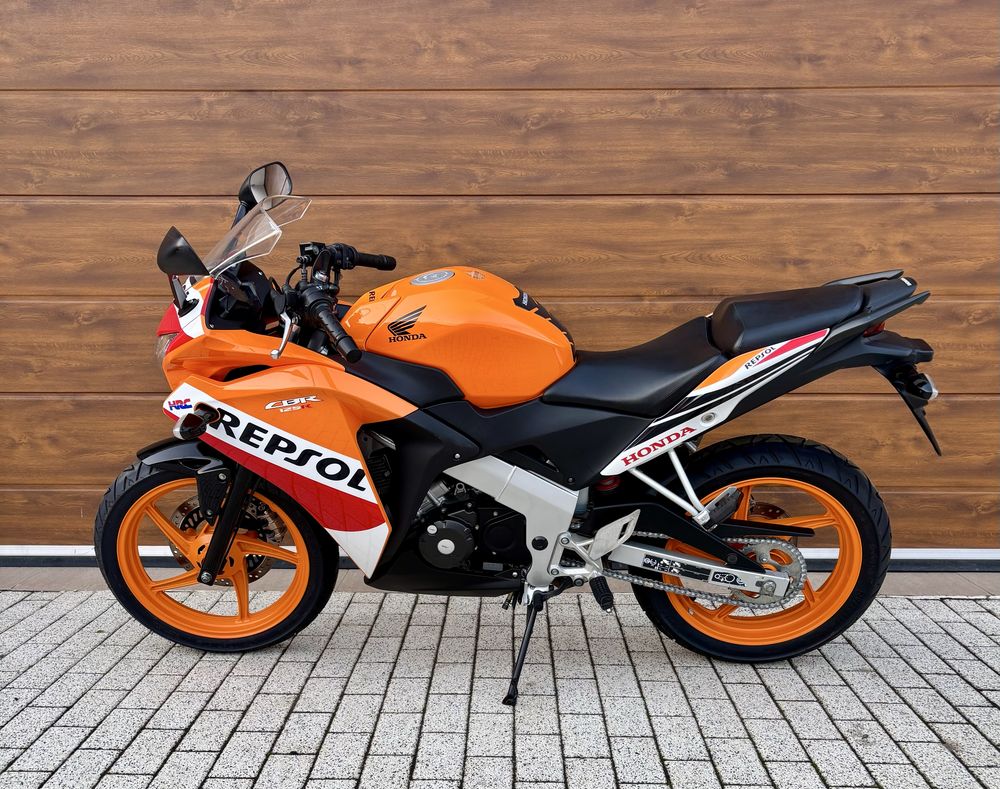 Honda Cbr 125 R Repsol Categoria A1 16 ani