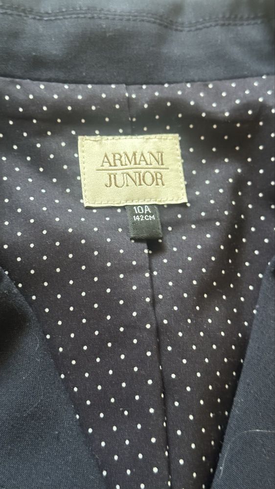 Школьная форма:Пиджак Armani Junior на девочку 8-10 лет