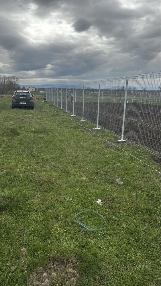 Executam garduri din plasa bordurata tabla cutata sipca metalica