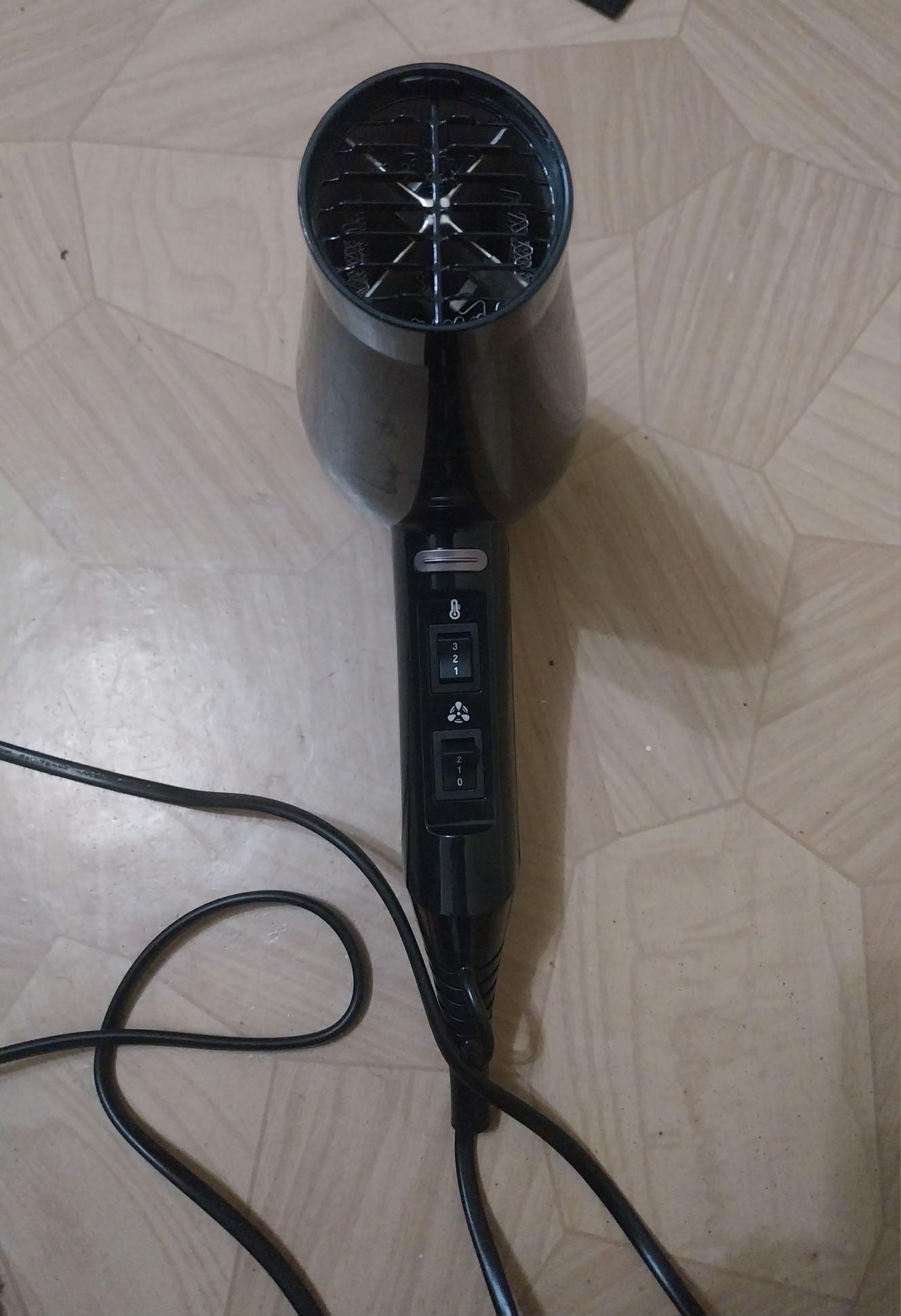 Uscător Rowenta profesional cu 3 viteze 150lei
