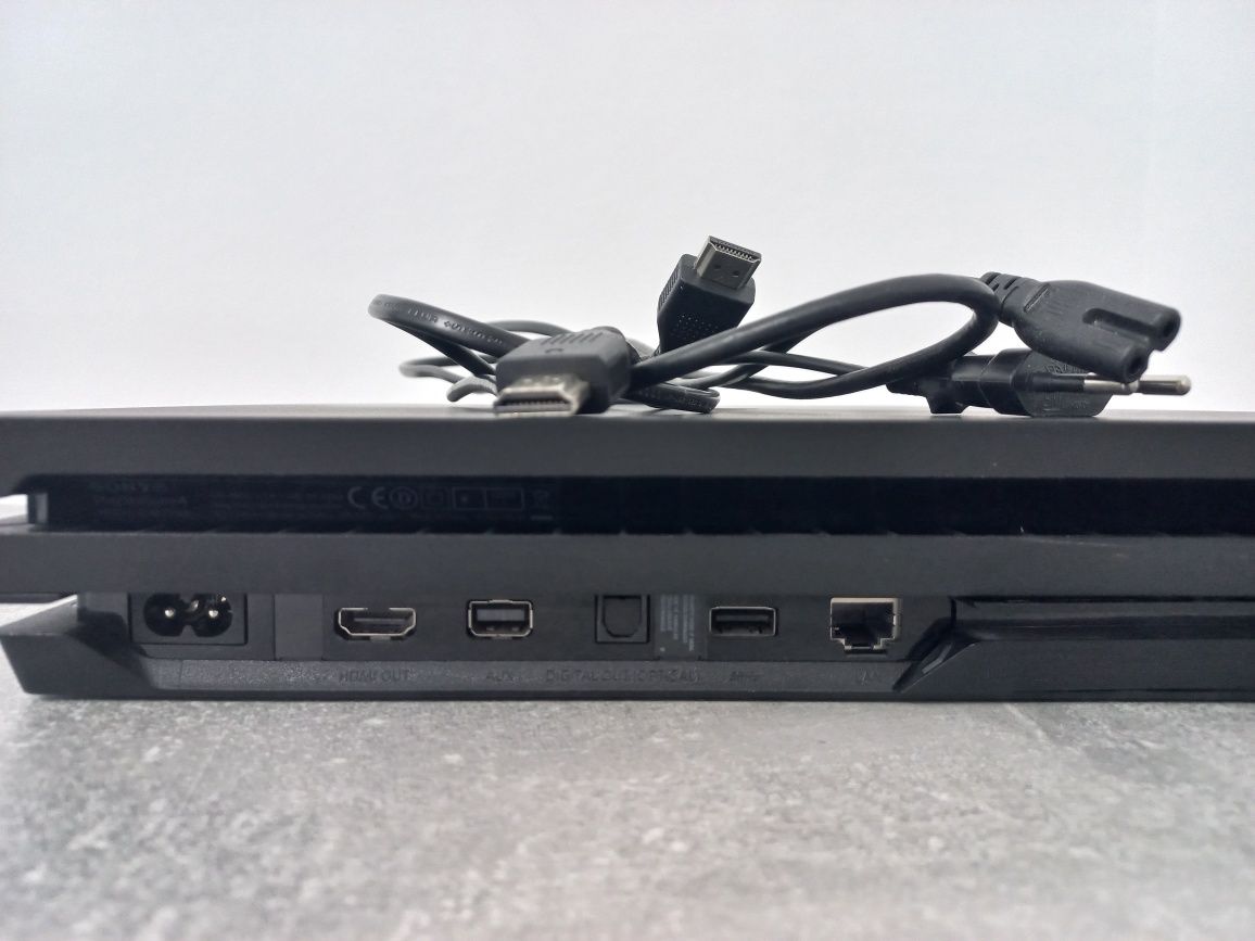 PlayStation 4 PRO 1 TB+ tastatura și mouse (fir)