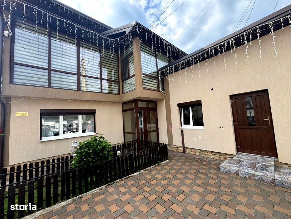 Casa confortabila si spatioasa de vanzare in Frasin - ideala pentru f