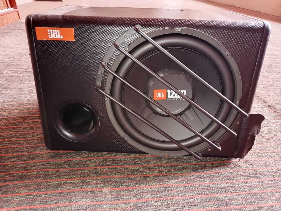 активный сабвуфер Регистон