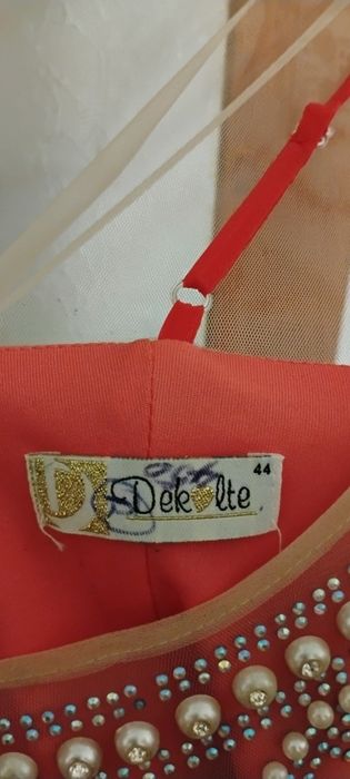 Rochie de seara Dekolte