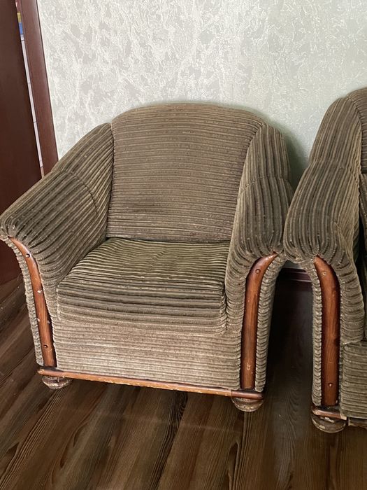 Продается комплект , диван с двумя креслами