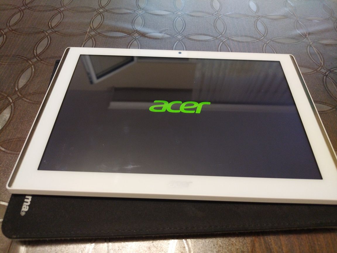 Acer iconiq 10...