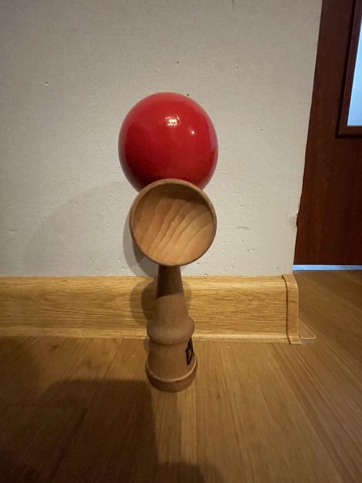 Kendamă gabix roșie