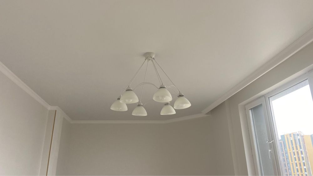 Продам люстру недорого