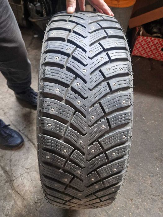 Продам Шины 235/65/R18, зимние, шипованные - 4 шт