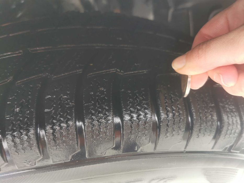 4 БРОЯ ЗИМНИ SUV Гуми 215/70 R16 104Н