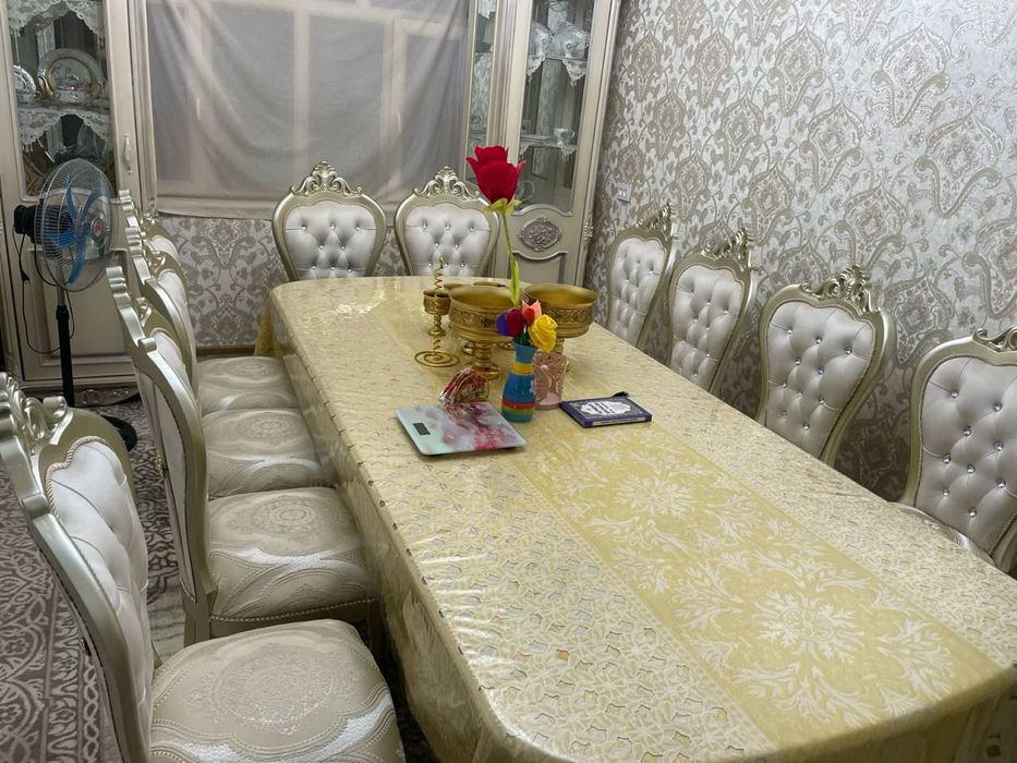 Стол 12 стульев.Новый.модель коралевскии.без дефектов.