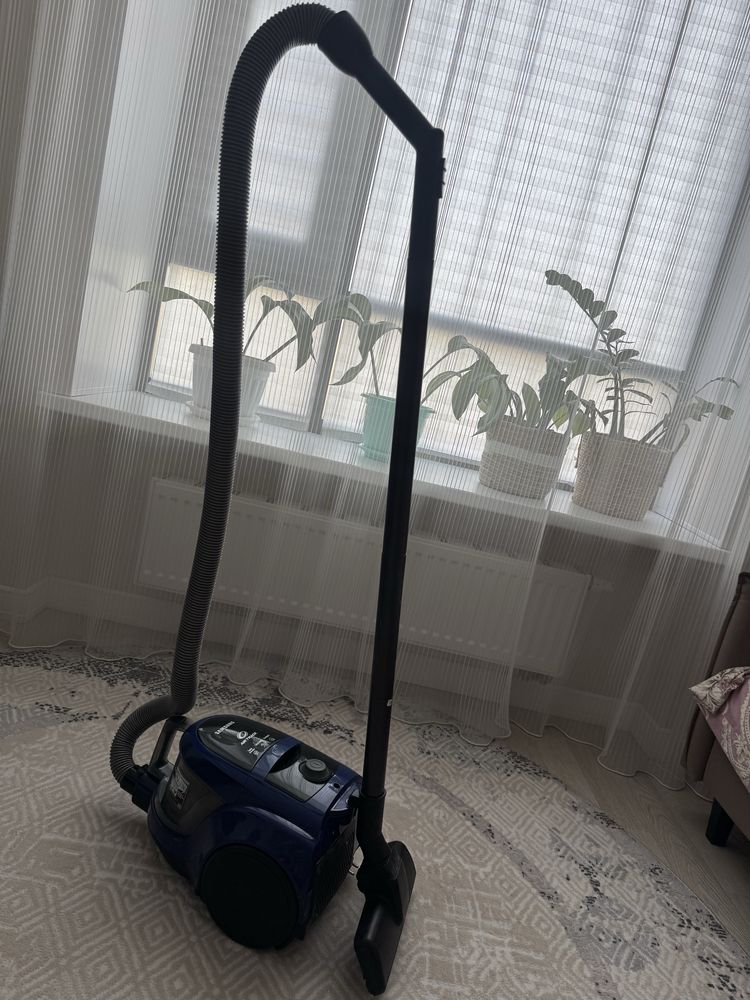 Продам пылесос в хорошем состояние