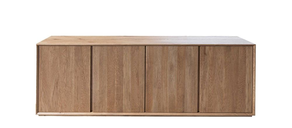 Mobilier din lemn masiv