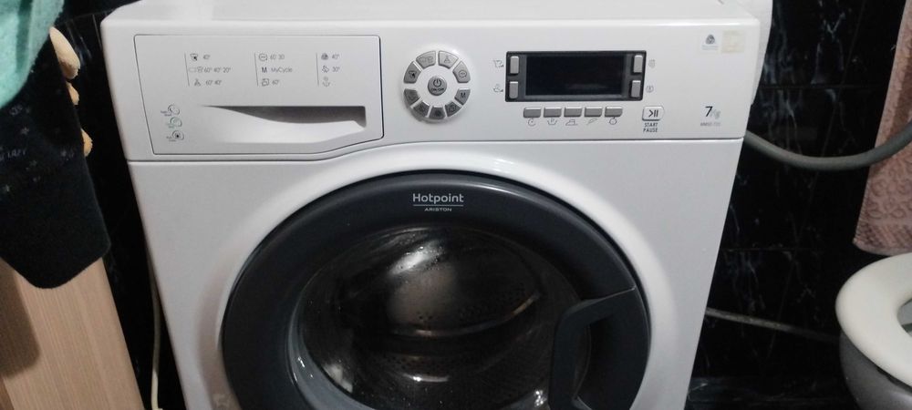 Mașină de spălat Ariston Hotpoint,slim 7 kg, clasă energetică A+