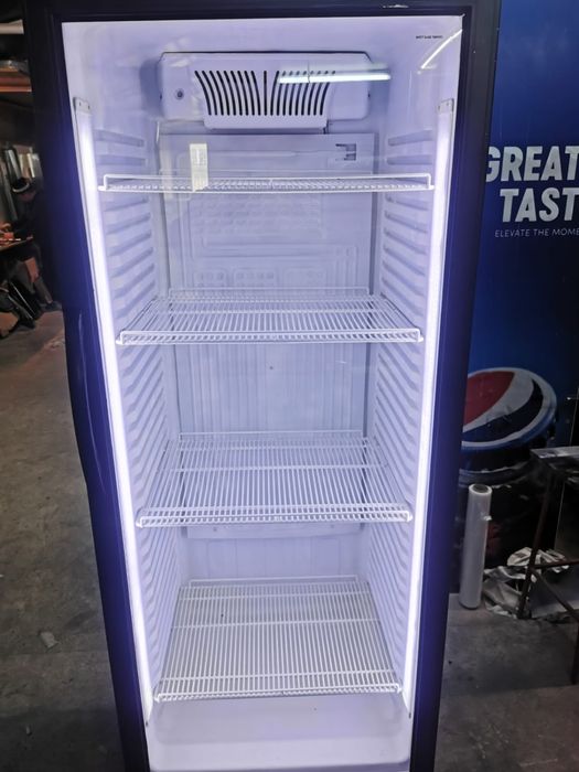 Vitrina frigorifica verticala 200cm inaltime 67cm latime