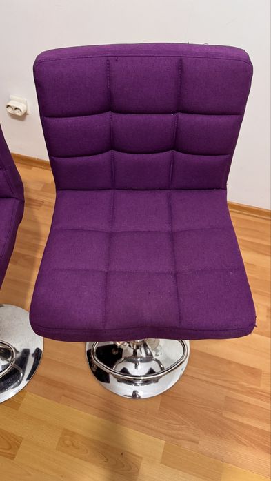 Scaune de bar reglabile pe înălțime stare foarte bună