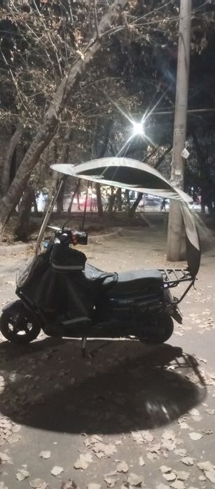 Skuterga zontik va oyoq yopgich kamplekt