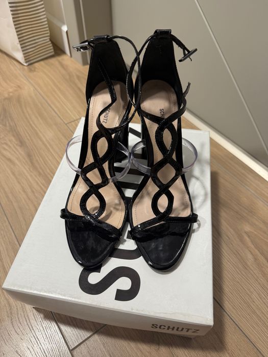 Дамско сандали на ток