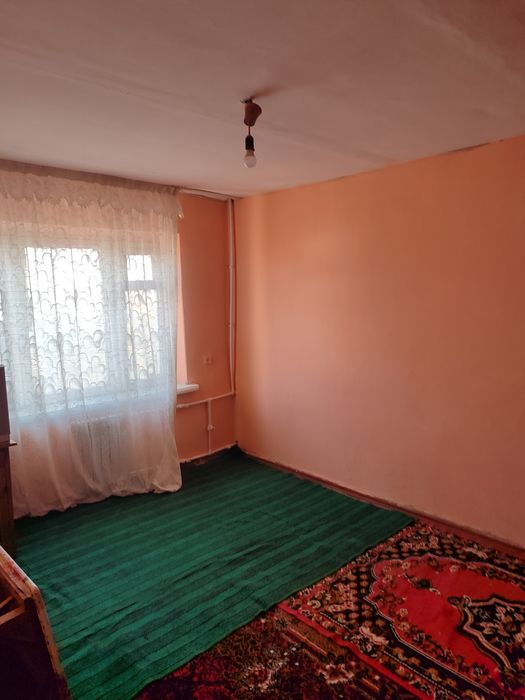 Продаётся без маклер 1-комнатная квартира в городе Чирчик, район Навои