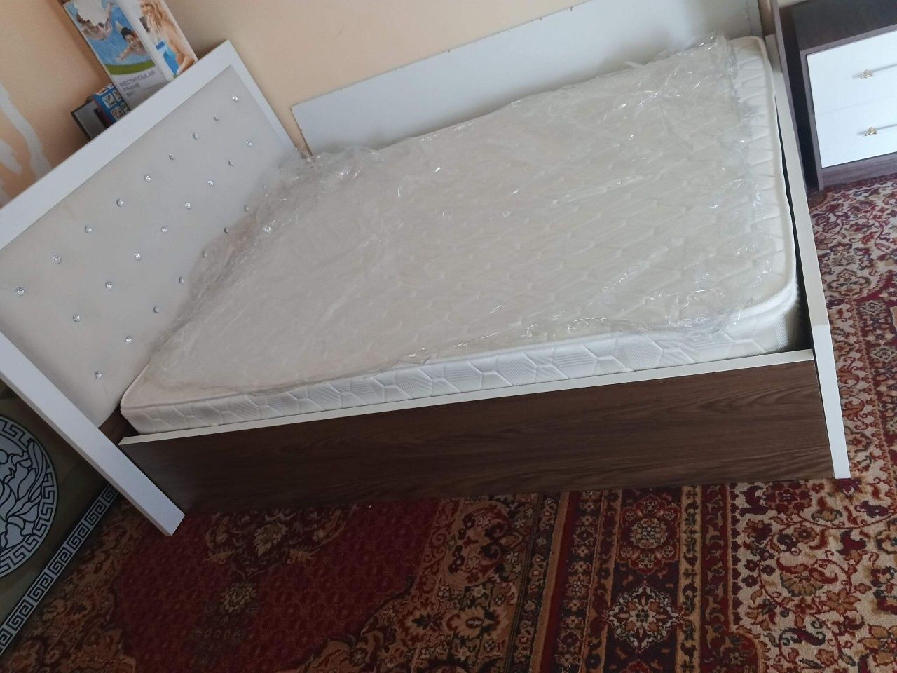 Спальный гарнитур сотилади