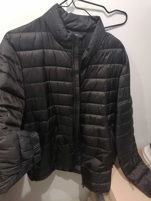 Разпродажба на мъжки дрехи и обувки