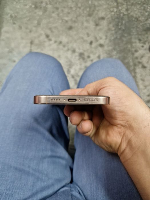 Iphone 16 pro max gold