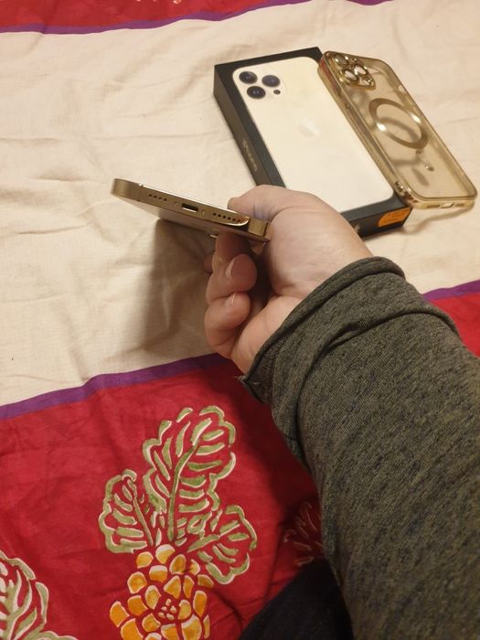 Iphone 13 pro max gold