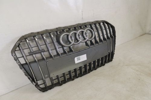 Оригинална централна решетка за радиатор Ауди А6 4Г/С7 (фейслифт) - /