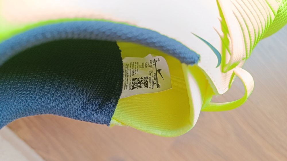 Ghete de fotbal nike phantom