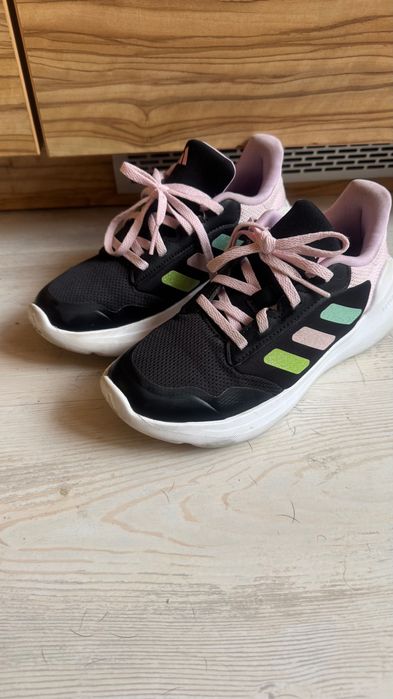 Маратонки Адидас 35 номер