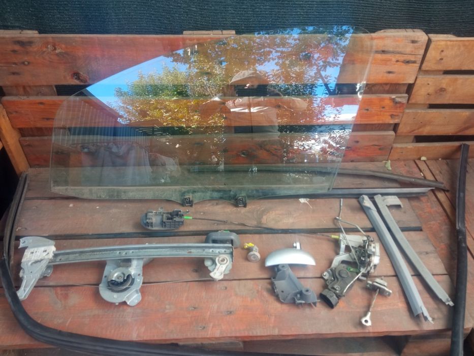 Geam macara broască stânga față C1, 107, Aygo