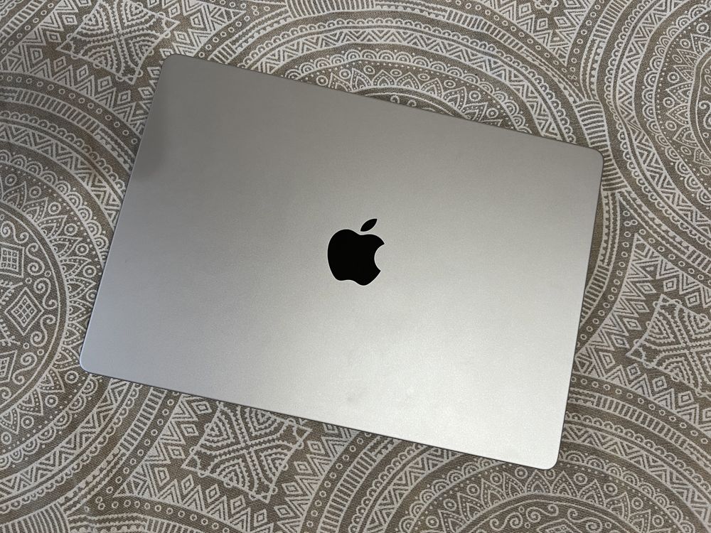 Macbook Pro 14 inch M1 Pro 16GB 1Tb SSD Piese