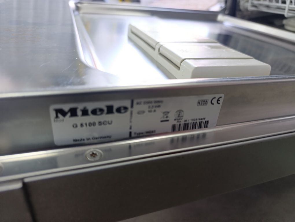 Съдомиялна машина за вграждане Miele