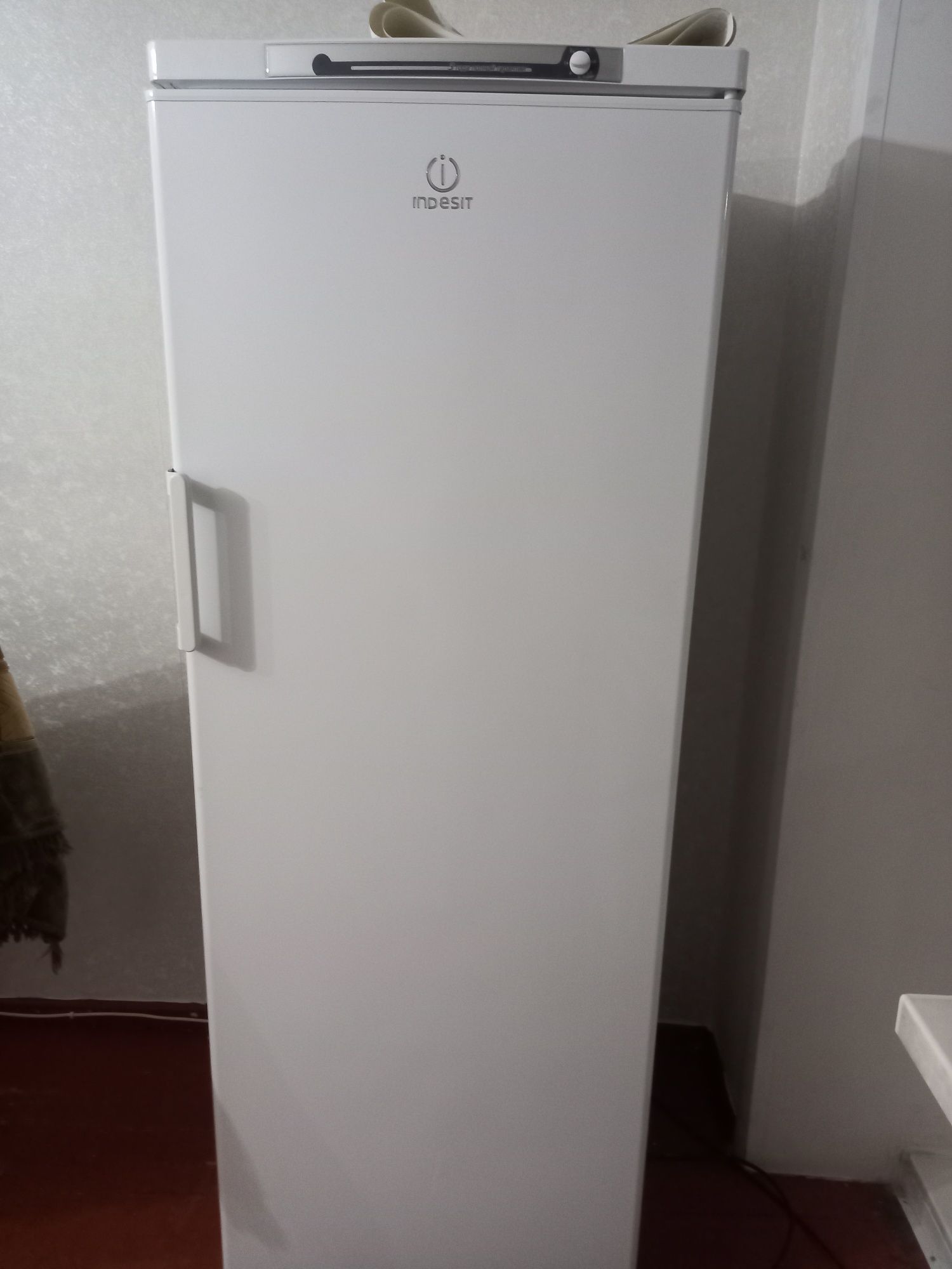 Продам морозильную камеру