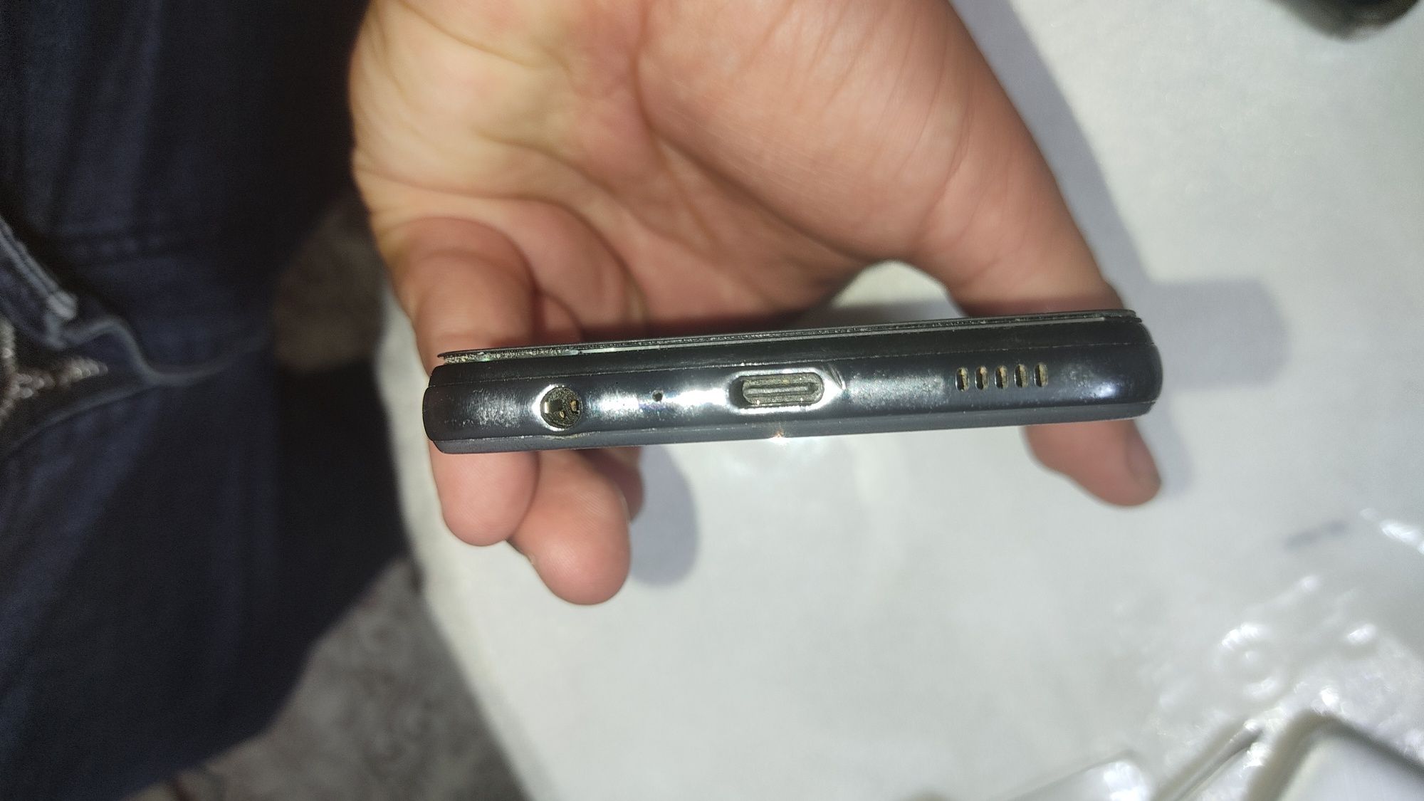 Samsung A32 4/128 Gb oynasi singan