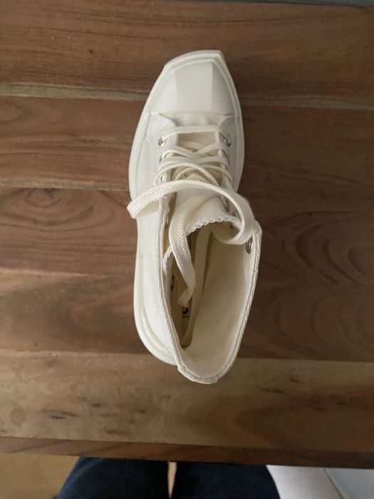 Нови високи бели кецове Converse N36,5