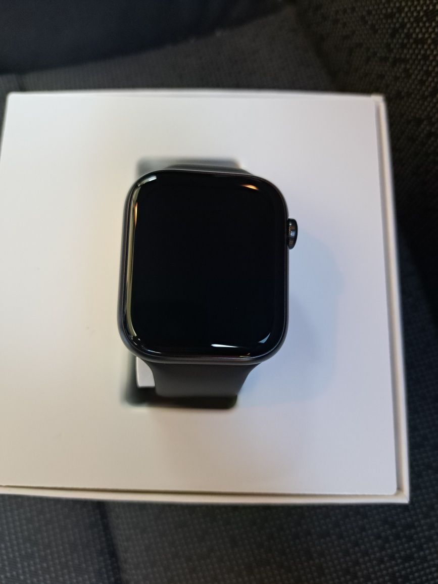 Часовник HONOR WATCH  5