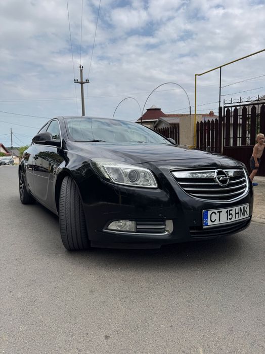 Vind auto Opel Insignia