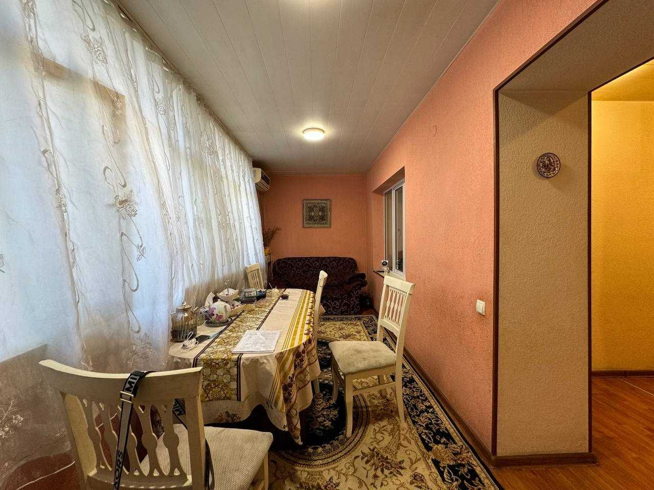 Срочно продается 4-х комн квартира 85 м2 кирпич Мирабадское РОВД(ИТ)