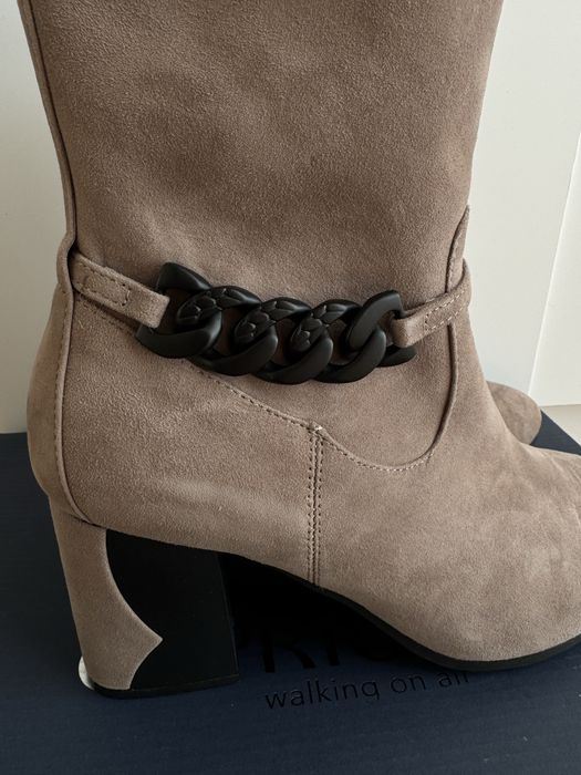 Botine cu toc marime 38 piele intoarsa noi