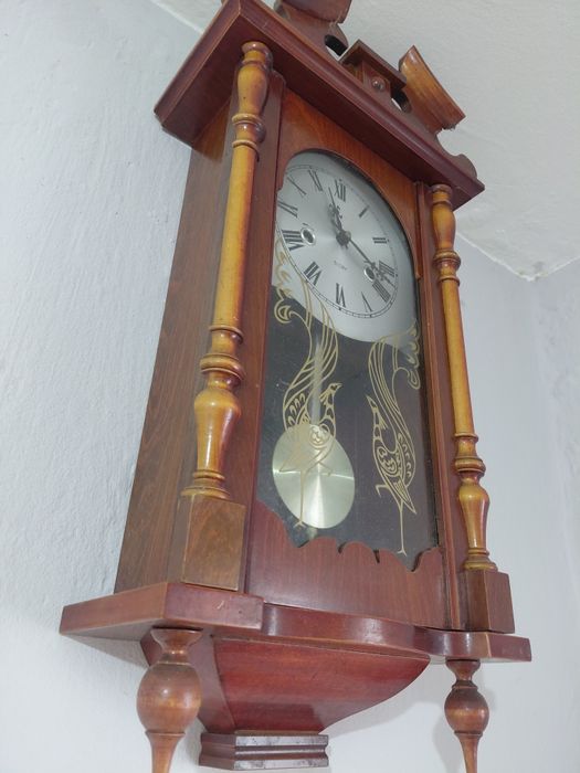 Ceas de perete cu pendul