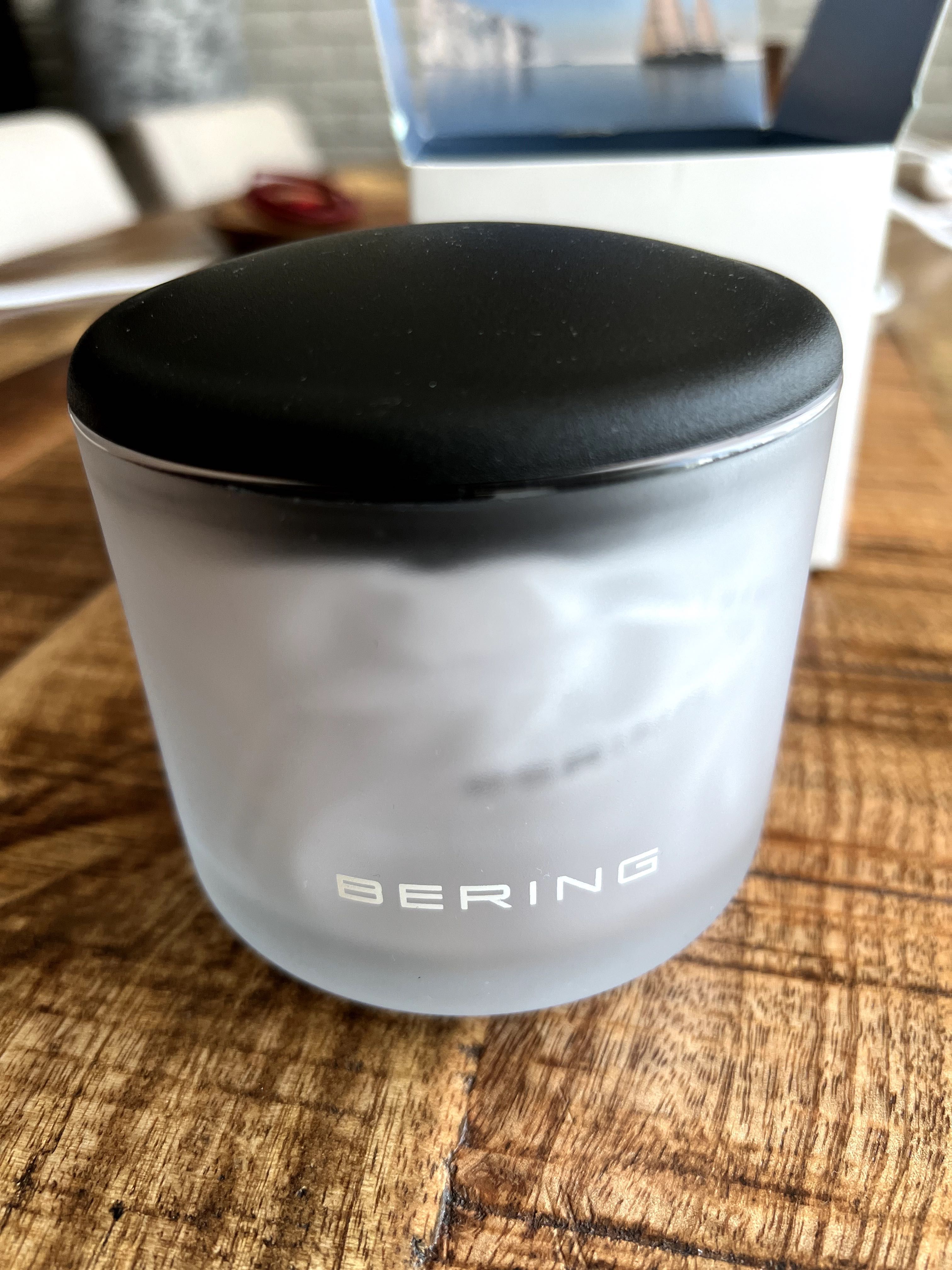 Часовник BERING за подарък (Соларен, Титаниев)