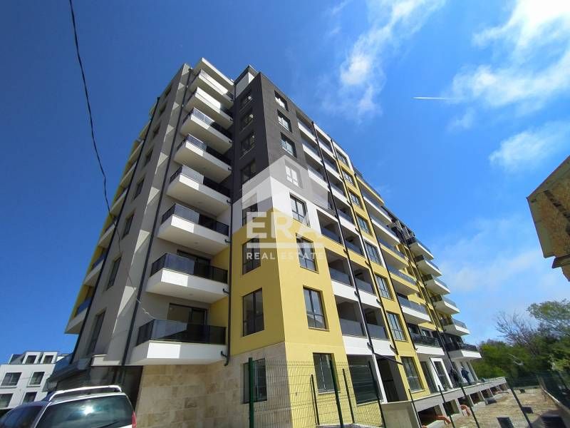 Двустаен южен апартамент за продажба, с морска панорама, в новопострое