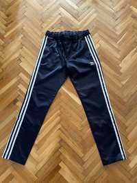 Pantaloni Adidas damă satinați