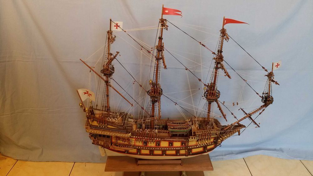 Galion spaniol extrem de amanuntit Rojo Halcón scara 1/50