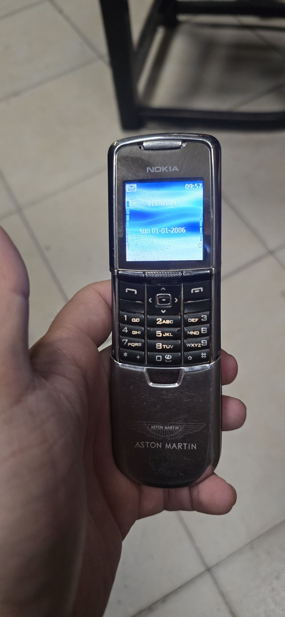 Nokia 8800 Classic и Nokia 8800 Sirocco