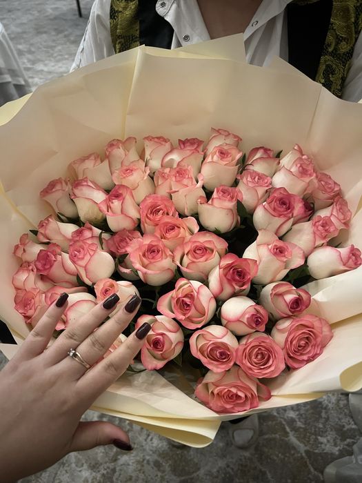 Свижие цветы.Город Шымкент