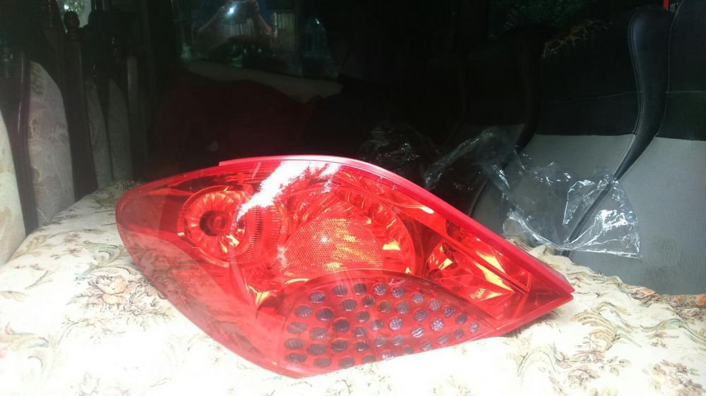 Tripla Peugeot 208. Maneger de transport