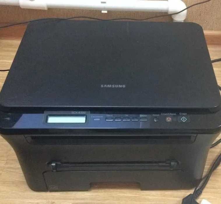 Принтер 3 в 1.  МФУ Samsung SCX-4300